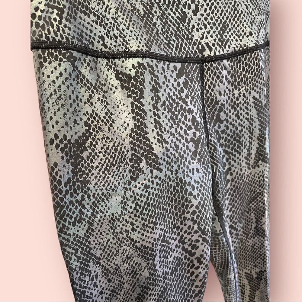 ‎IVL Collective Hydralux Metallic Snakeskin Simple Leggings Size 6 - Picture 2 of 7